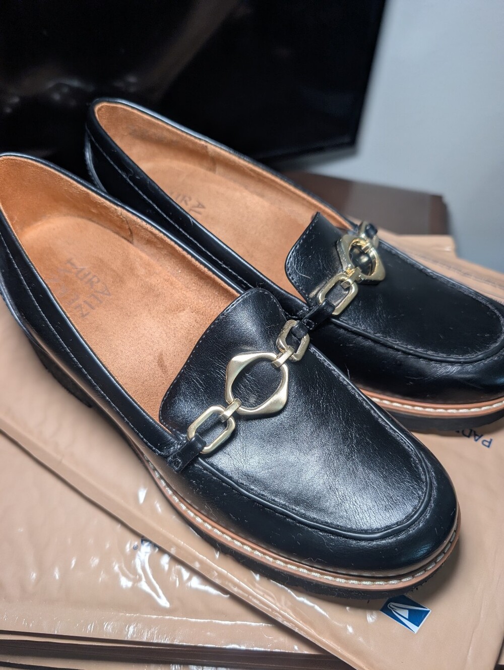 Naturalizer Black Loafers Brown Buckle Lug Sole Doc Martens Style Size 7.5